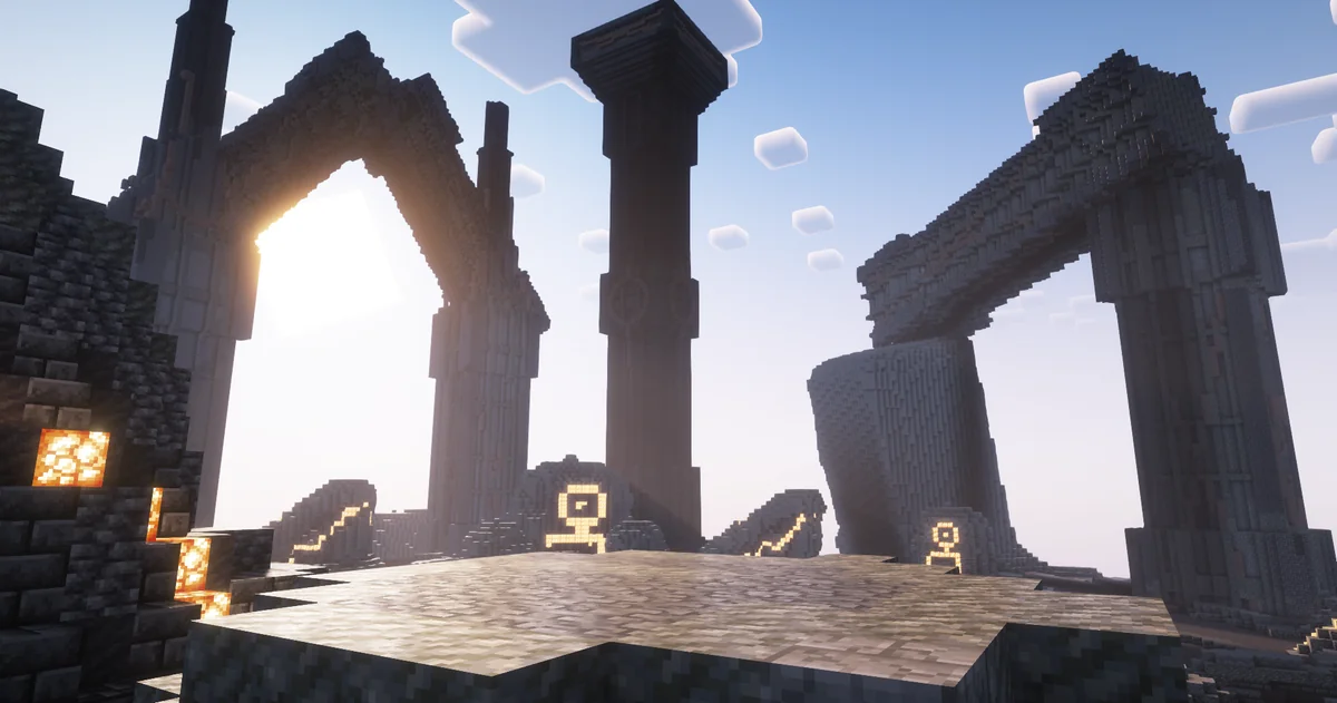 Ruinas de Minecraft con grandes arcos y columnas de piedra
